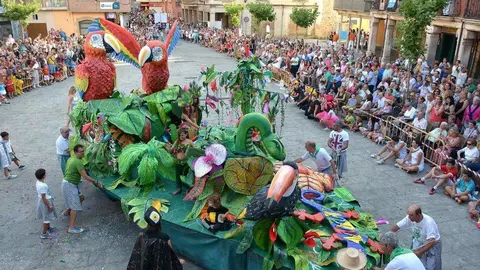 DESFILE DE CARROZAS SALAS 4