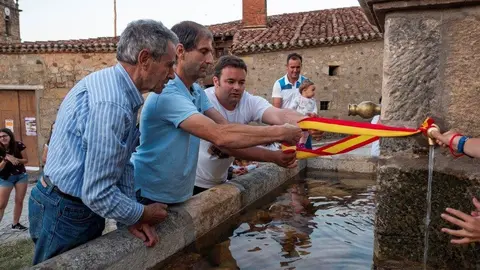P7240037 Inauguración nuevo pilón de Molinos de Duero. 24 de julio de 2018 (Foto. A.Leiva)