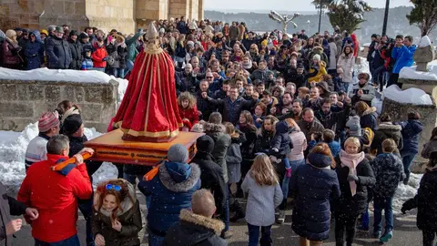 Procesión Candelas y San Blas Quintanar de la Sierra_4 (1)