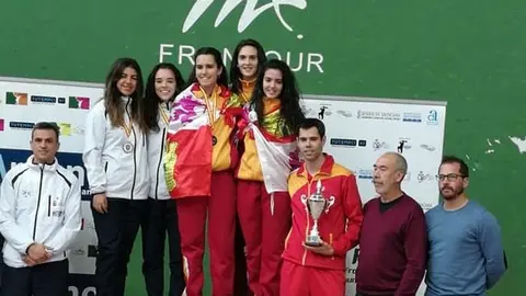 PODIUM