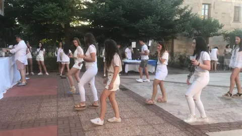 66365176_2217170278390353_7191288632475385856_n