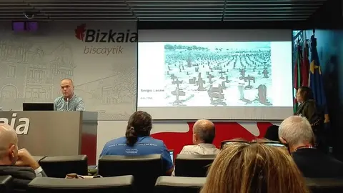 JOSEBA DEL VALLE BARRIO EN LA CHARLA