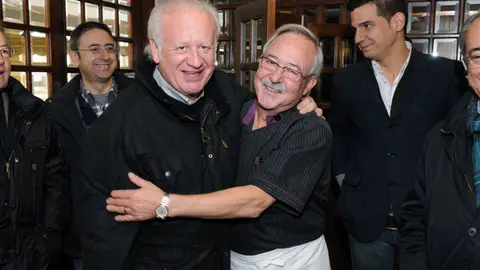 El actor entre hosteleros de la ciudad de Soria en el restaurante de Santo Dominngo