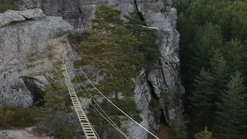Puente colgante de la vía ferrara de Duruelo