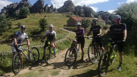 CARRERA COLINA TRISTE