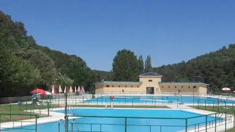 FOTO PISCINA DE SAN LEONARDO DE YAGUE