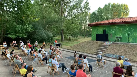 Micro Abierto en la Sala de estArt