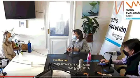 SILVIA SANTAMARIA Y MANUEL RODRIGUE Z EN RADIO EVOLUCION