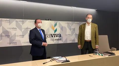 Ramón Sobremonte de Cajaviva con Miguel A. Benavente de FAE