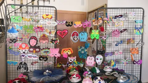 Exposición de máscaras y antifaces en San Leonardo