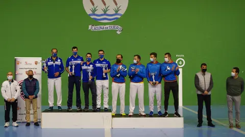 Podium (2)