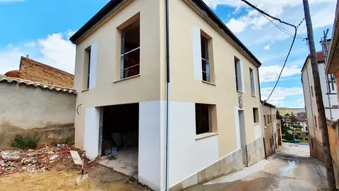 LOS DATOS ESTÁN POR ENCIMA ESTOS ÚLTIMOS MESES
UN AÑO CON MUCHO TRABAJO EN SORIA
En las zonas rurales han aumentado las obras de vivienda
unifamiliar las cuales abarcan más profesionales
Una vez pasado el confinamiento luego hubo bastante trabajo
Las obras de viviendas unifamiliares han aumentado