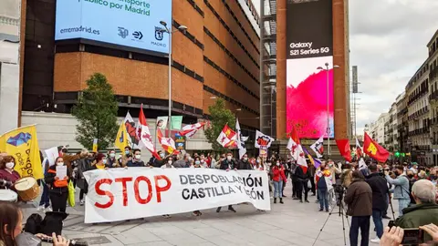Concentración reivindicativa contra la despoblación en Madrid