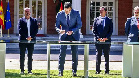 748521ee-9dbc-401b-9f22-ba05ad2600bd_21-9-aspect-ratio_default_0