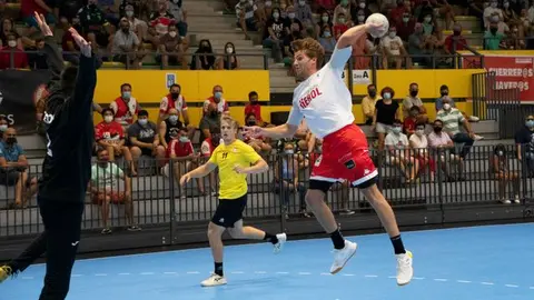 BM+Nava-BM+Soria+(Nevado)-+Twitter+Balonmano+Nava-640w