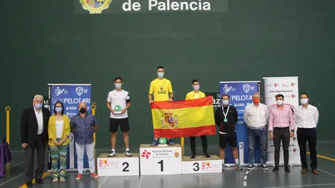 Álvaro Moreno en lo más alto del podio