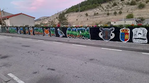 Muro pintado por los niños