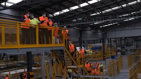 202109014+PRESIDENTE+VISITA+KRONOSPAN-02