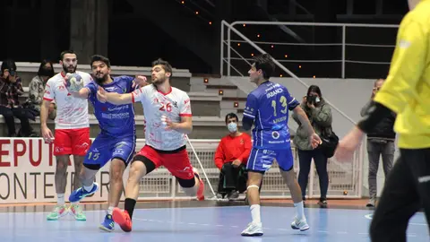 d4d9d109-e126-340f-fd66e8efbb43387f