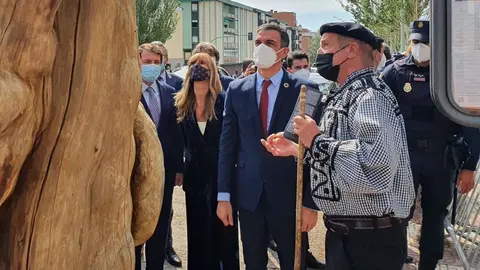 Cabaña y presidente twitter 