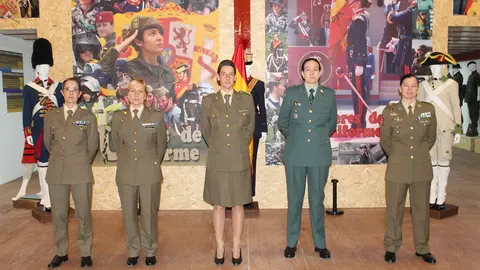 Mujeres en El Ejército (1)