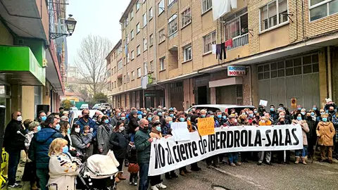 Concentración de vecinos en Salas