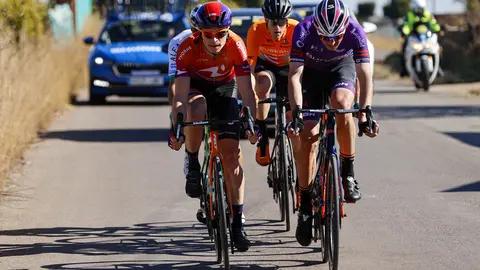 Volta a la Comunitat Valenciana 2022 - 72nd Edition - 1st stage Les Alqueries - Torralba del Pinar 166,7 km - 02/02/2022 - Ben King (USA - Human Powered Health) - Jesús Ezquerra (ESP - Burgos - BH) - photo Luis Angel Gomez/SprintCyclingAgency©2022
