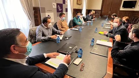 Mesa de la trufa reunida