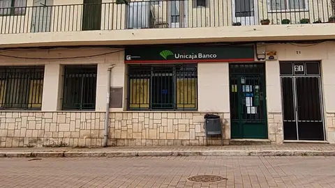 OFICINA DE UNICAJA EN NAVALENO