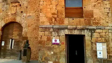 Oficina de Berlanga de Duero, situada junto a la torre