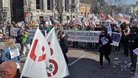 sindicato_uso_manifestacion_interinos_fraude_ley_madrid