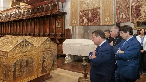 Visita de Mañueco a Burgos (3)