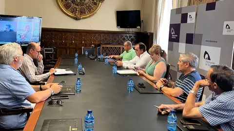 Reunión alcaldes centro programa crecemos 