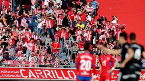 5dab83a4-9768-4a76-baca-6a77955ddab4_source-aspect-ratio_50p_0