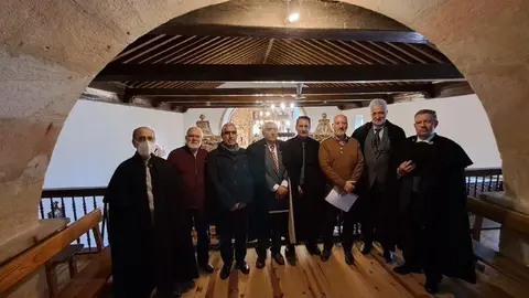Grupo de cánticos en latín