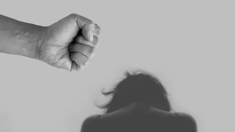 violence-against-women-g314537f17_1280