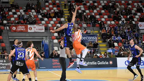 (Fotografías: Basquet Coruña)