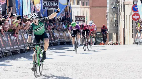 Los adoquines de Lerma fueron testigos de la llegada de la Vuelta a Burgos masculina en 2019