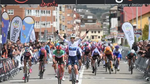 Lorena Wiebes se impone al sprint en Medina de Pomar/Vuelta a Burgos