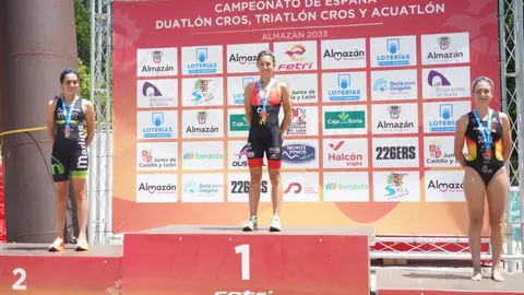 Podium-Femenino-Triatlon-Cros-FETRIAlmazan-1024x684