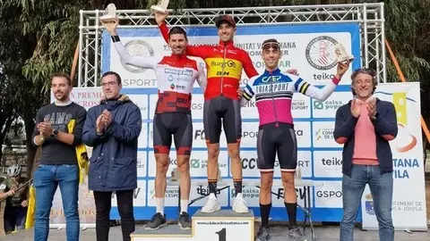 Felipe Orts, en lo más alto del podio en Villajoyosa. Foto: FCCV