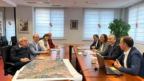 Los alcaldes de Canicosa, Hacinas y Salas se reunieron con los responsables de Carreteras en Castillla y León
