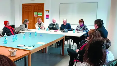 Fermín Herrero visita el club de lectura de Vinuesa
