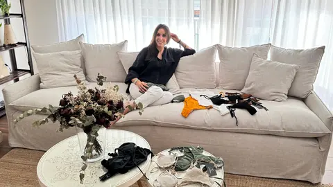 Davinia Encabo con piezas de su nueva colección