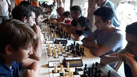 Partidas jugadas en los soportales del Ayuntamiento en ediciones anteriores