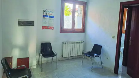 El consultorio de Vadillo, vacío a la espera de la llegada de un nuevo médico.