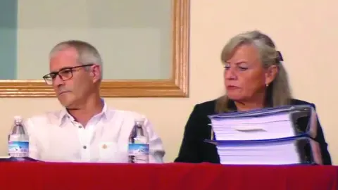José Manzano junto a la ya ex-concejal Juliana Santos