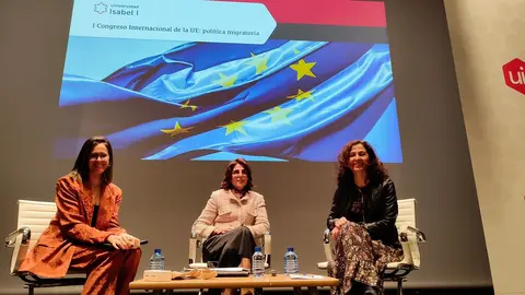 Ana Fuentes, Eva Gutiérrez y María José Castaño en la segunda jornada de la Universidad Isabel I