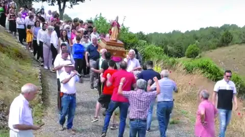 Procesión de Moncalvillo durante la pasada edición