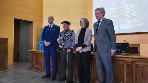 Antonio Mart&iacute;n Chicote durante la clausura de la exposici&oacute;n del nav&iacute;o